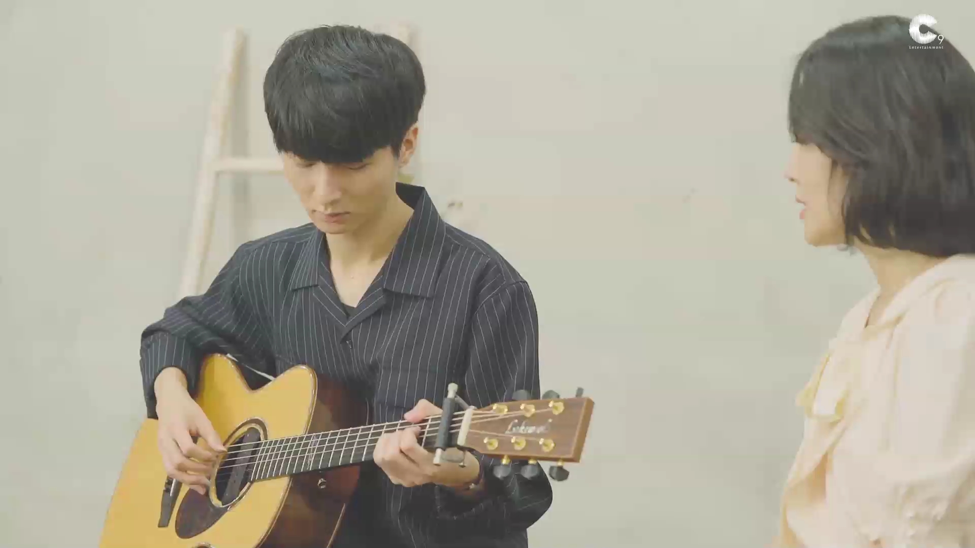 [图](YOUNHA) X (Sungha Jung) - (On a Rainy Day) Acoustic ver.