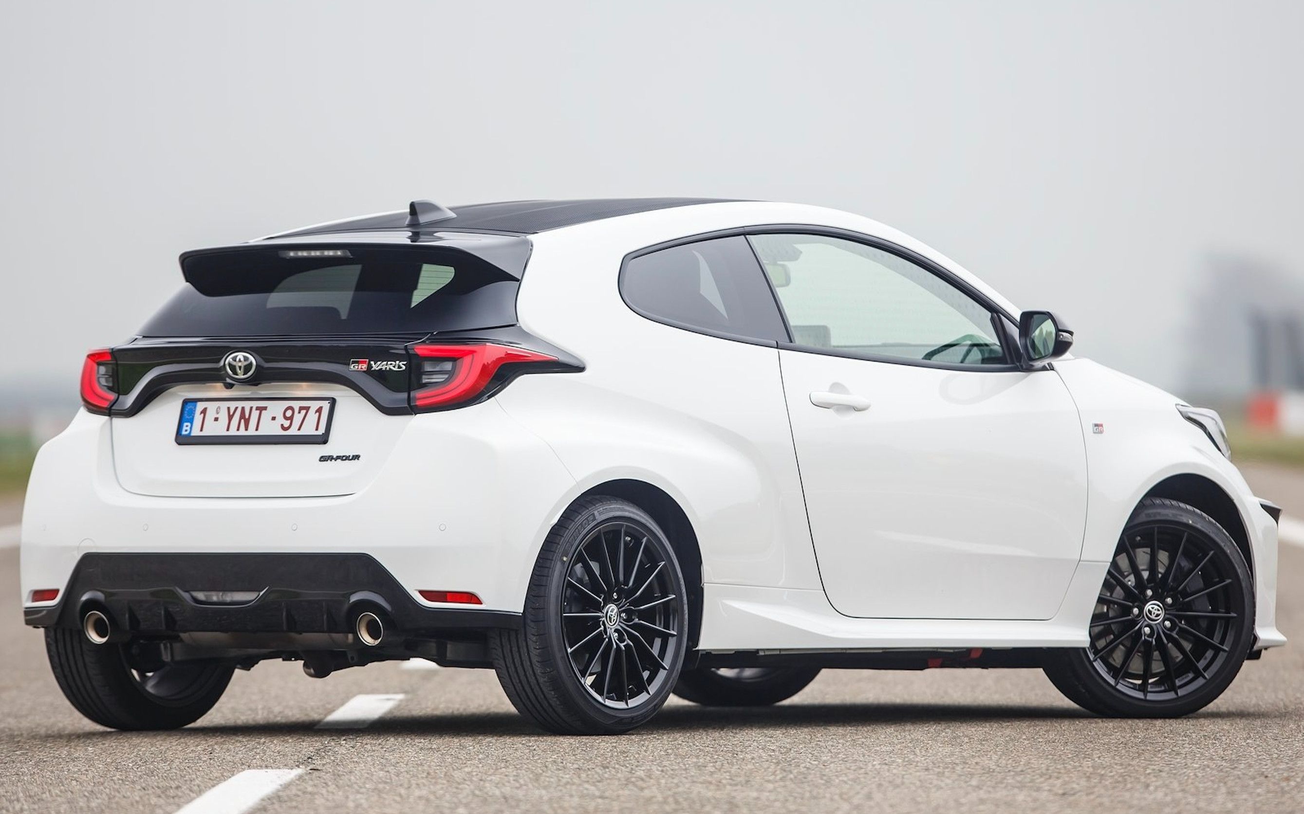 【统哥嗜驾】让统哥感动流泪的暴力鸭,toyota gr yaris试驾_哔哩哔哩