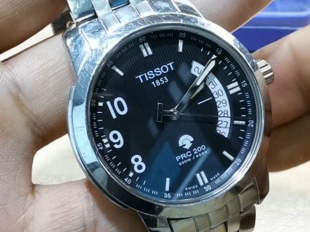 天梭人工动能手表维修2