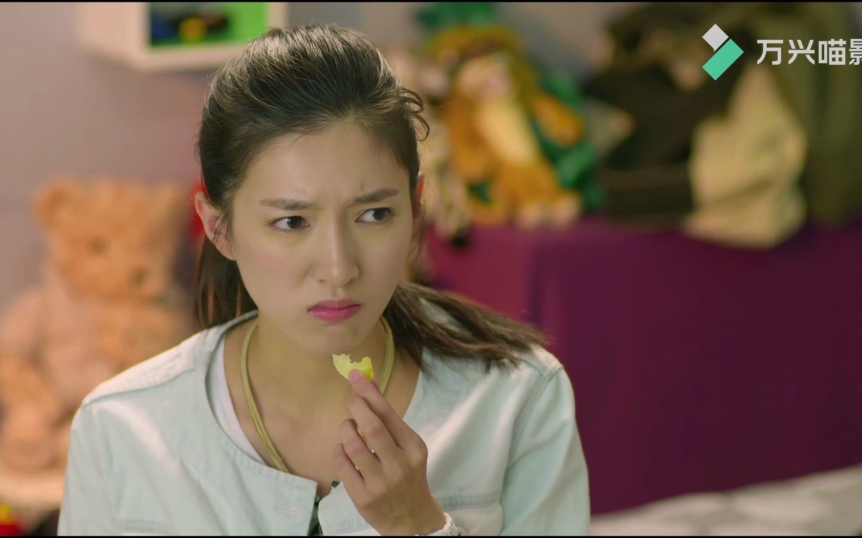 旋风:穆帅裴朵趴在地上玩,钟艳骑着摩托直接冲上来,气炸了