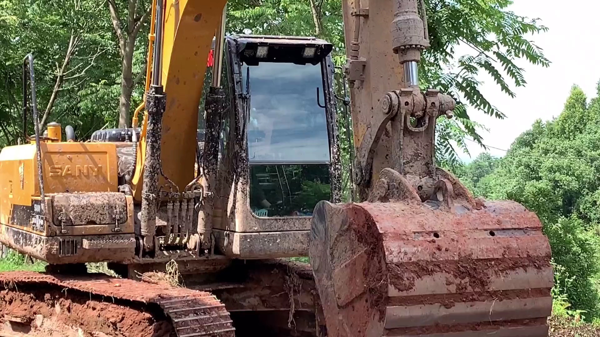 来跟我一起蹦啥沙卡拉卡-棒棒哥带你开挖机-棒棒哥带你开挖机-哔哩哔哩视频
