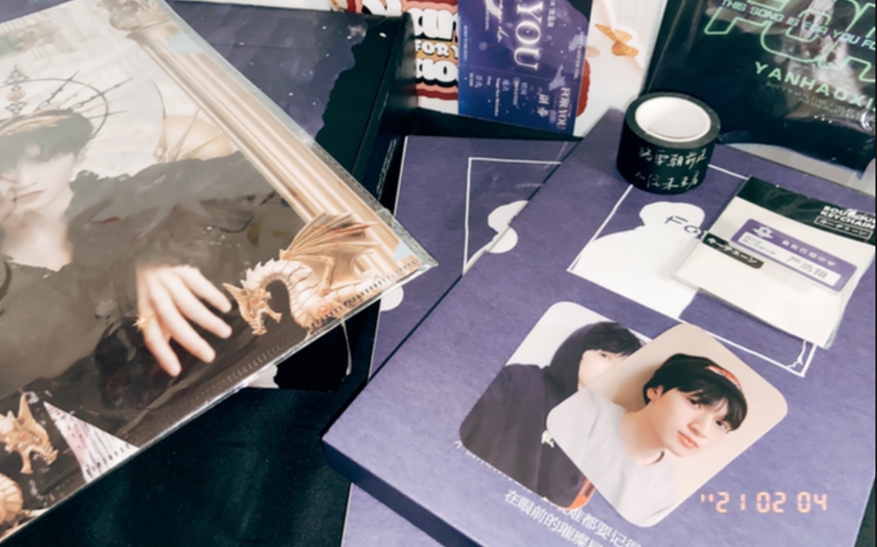 碎碎念式表情包大户拆周边,梦幻联合严浩翔成长向pb《for you》开箱