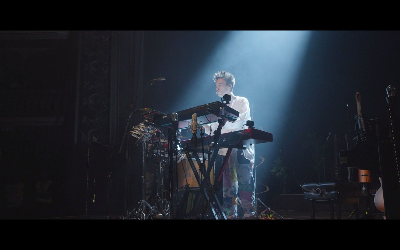 [图]【Jacob Collier】Can't Help Falling In Love