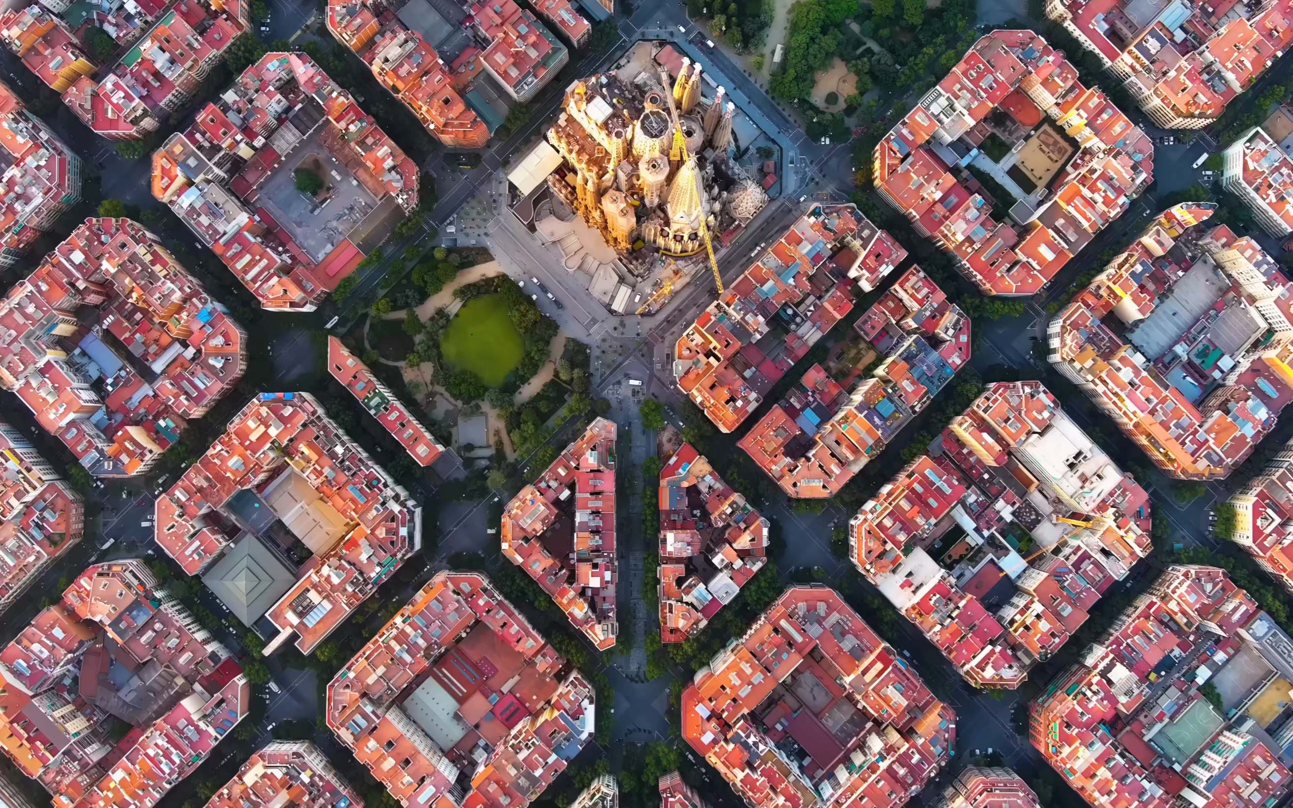 【8k】强迫症的城市规划——航拍巴塞罗那