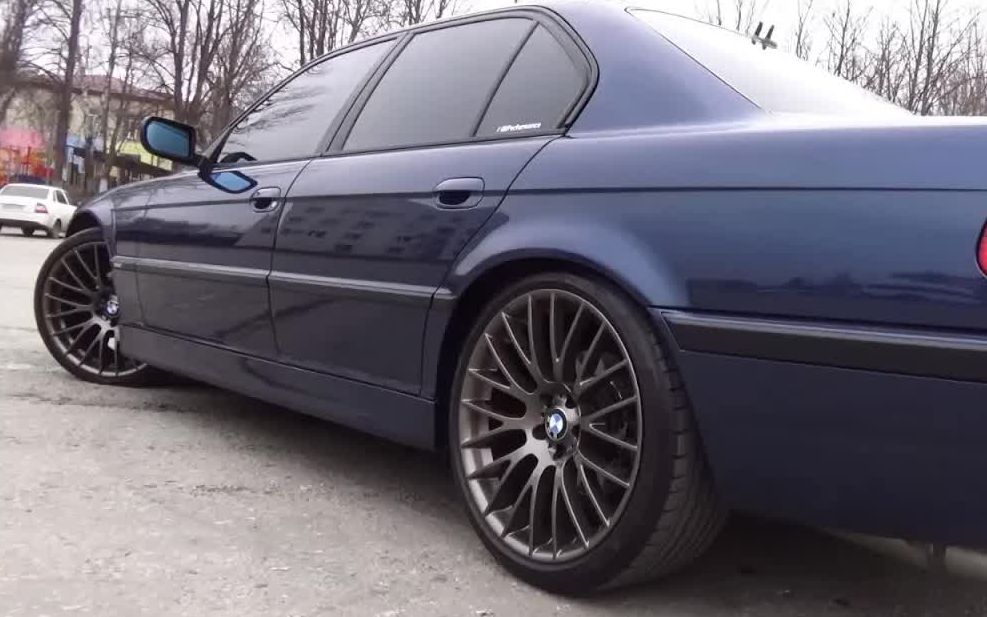 宝马e38 740i或什么是真正的繁荣