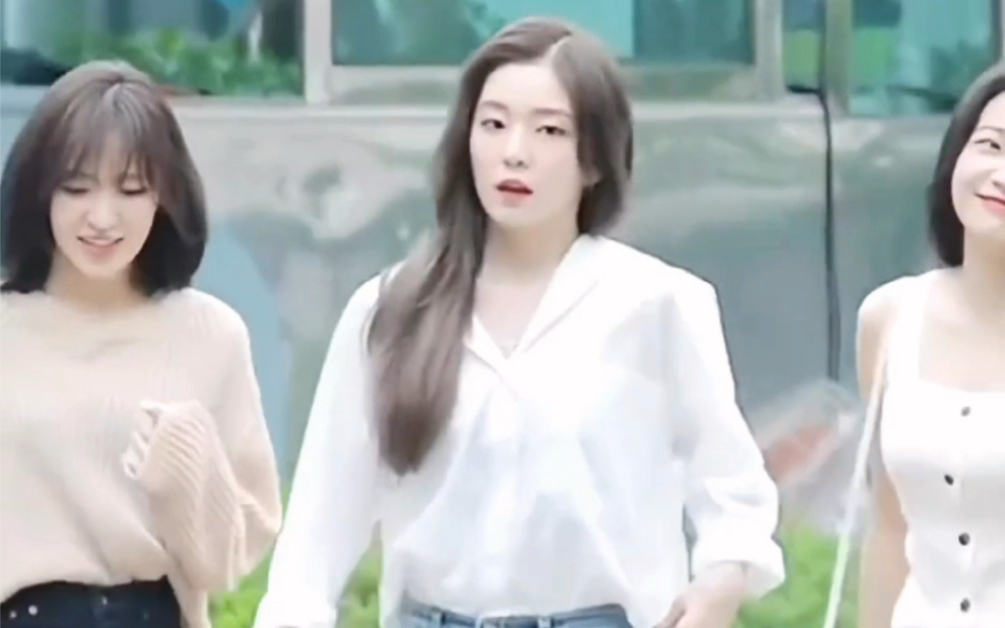 走路带风的小姐姐 裴珠泫