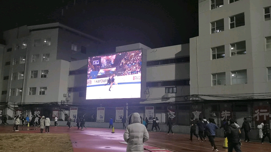 [图]葱桶 in PKU夜奔《Rain in your black eyes》