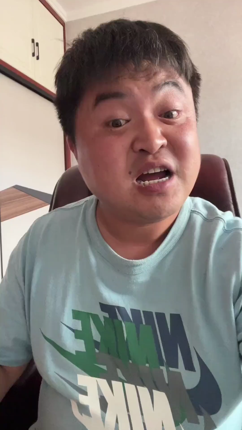 家人们丽丽拿到驾驶证了代表着追尾代表着死亡