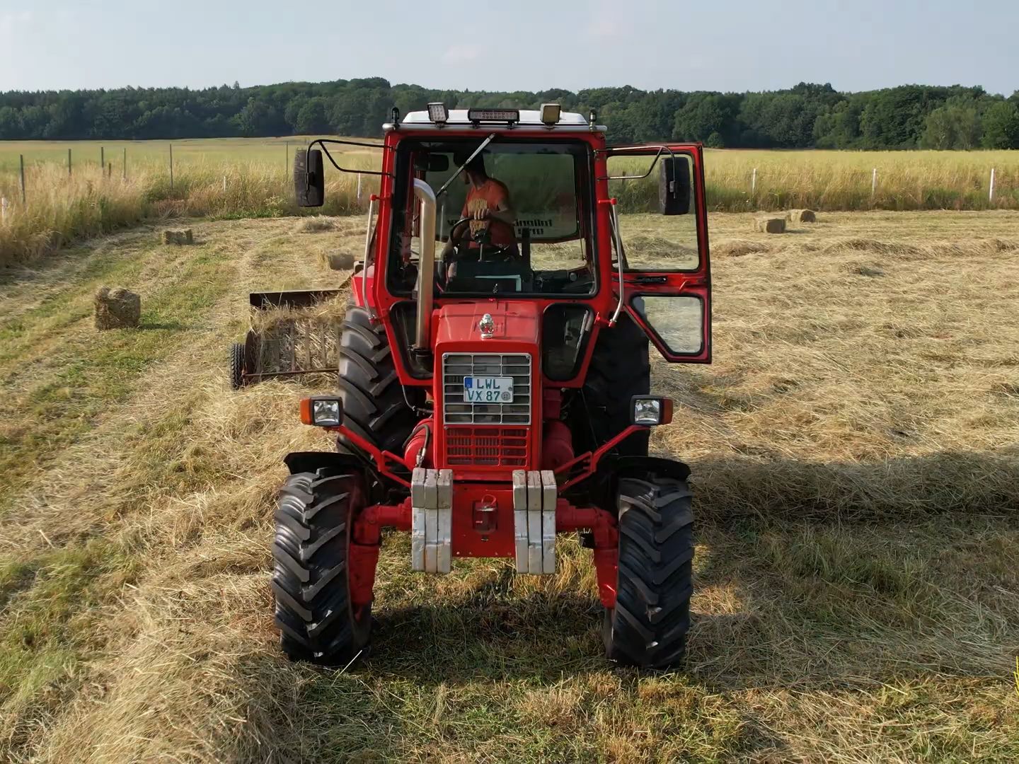 白俄罗斯 mts 82 - case ih - 梳齿耙 - hd 打捆机 - oldtimer