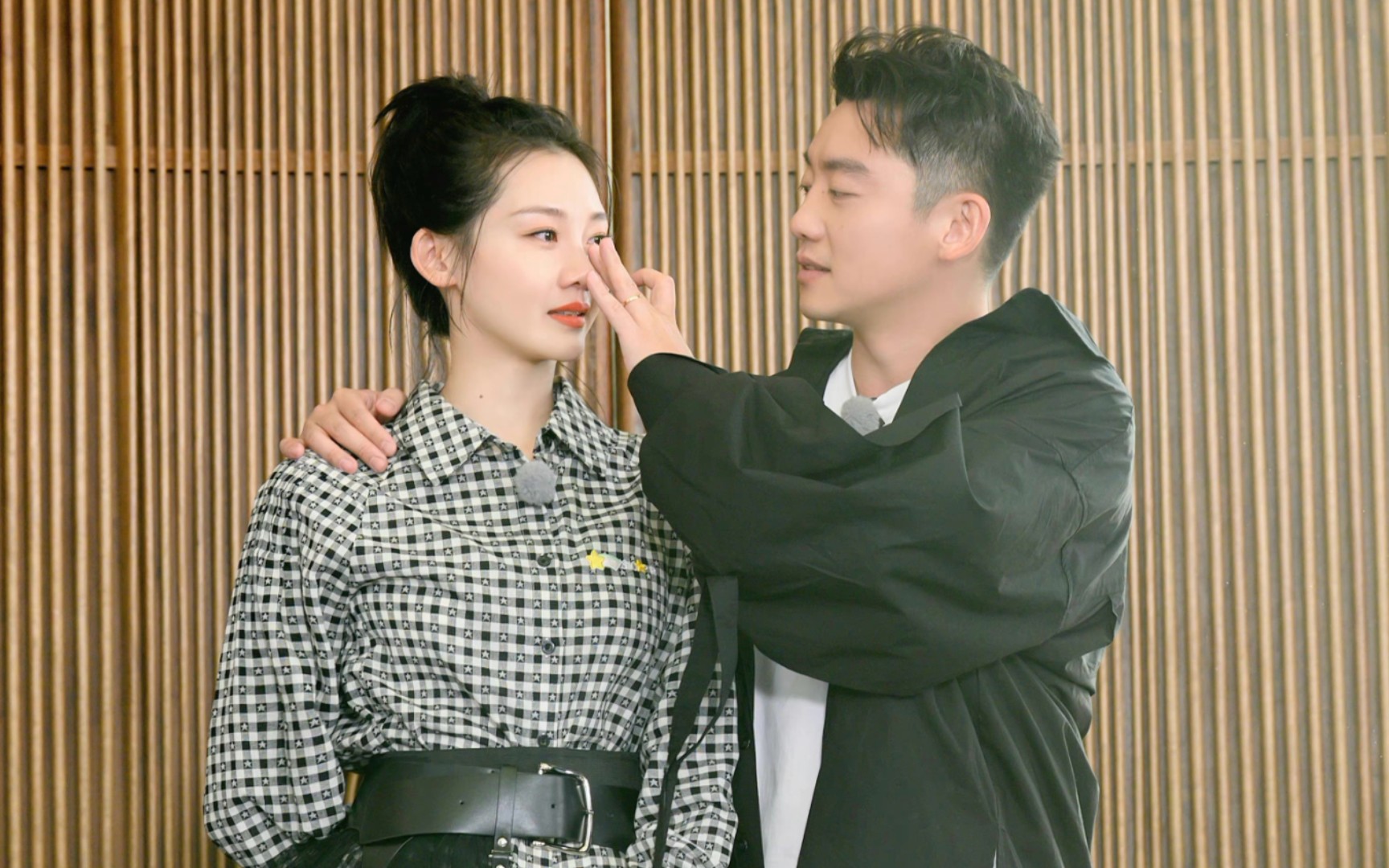 【奔跑吧第五季】郑恺苗苗要一直一直这样幸福下去啊~_哔哩哔哩_bili