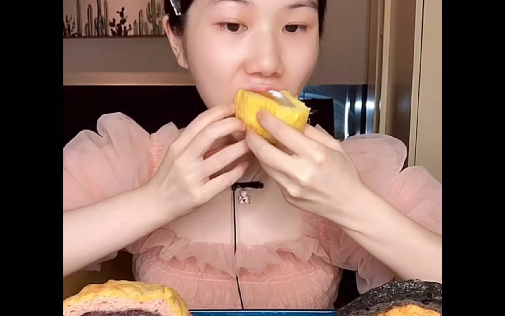 快手高质量吃播嘉玲妹儿吃奈雪欧包系列合集整个奈雪的欧包都在这里