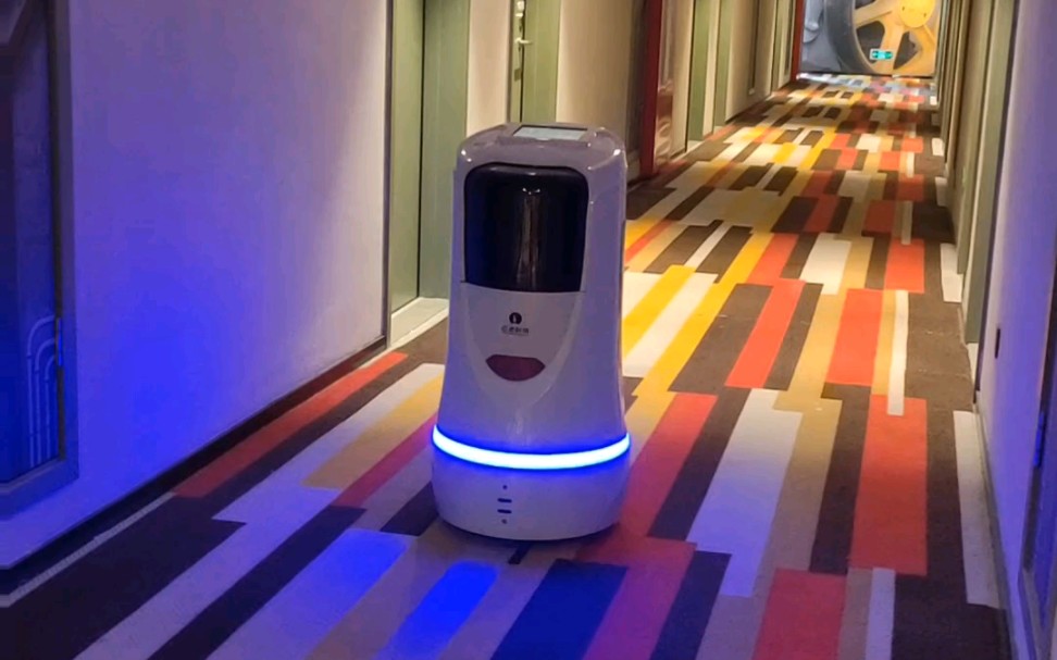 机器人送餐首体验