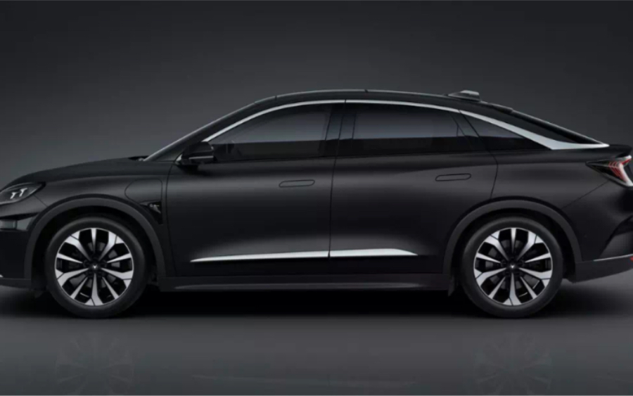 华为inside首款车发布:极狐阿尔法s