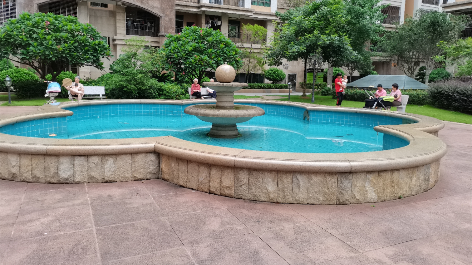 恒泰花园小区里面的喷泉现状