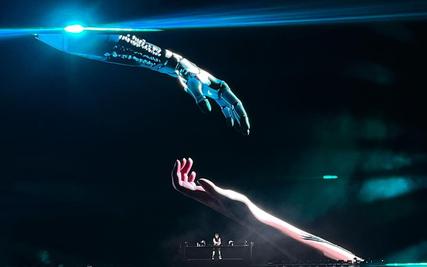 梦幻联动，Anyma 和 Grimes 合作的顶级单曲 Welcome To The Opera 将于6月8日在 Afterlife 发行