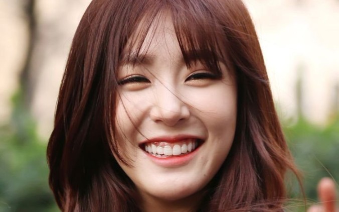 黄美英tiffany笑眼弯弯加州小甜豆眼里有小溪河流