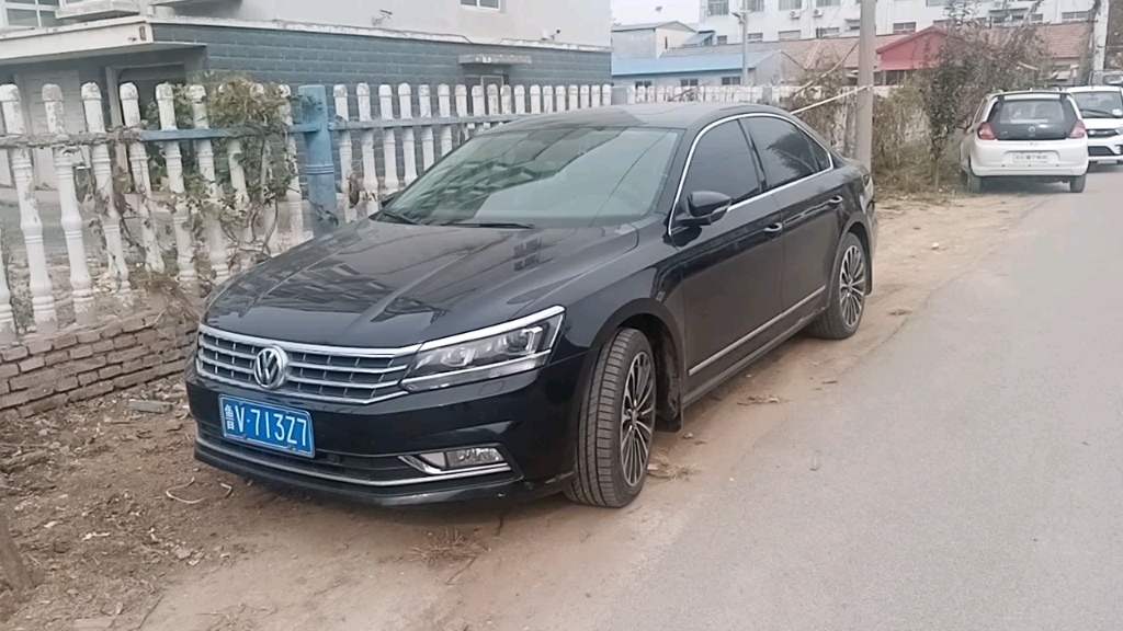 抓拍17年大众帕萨特