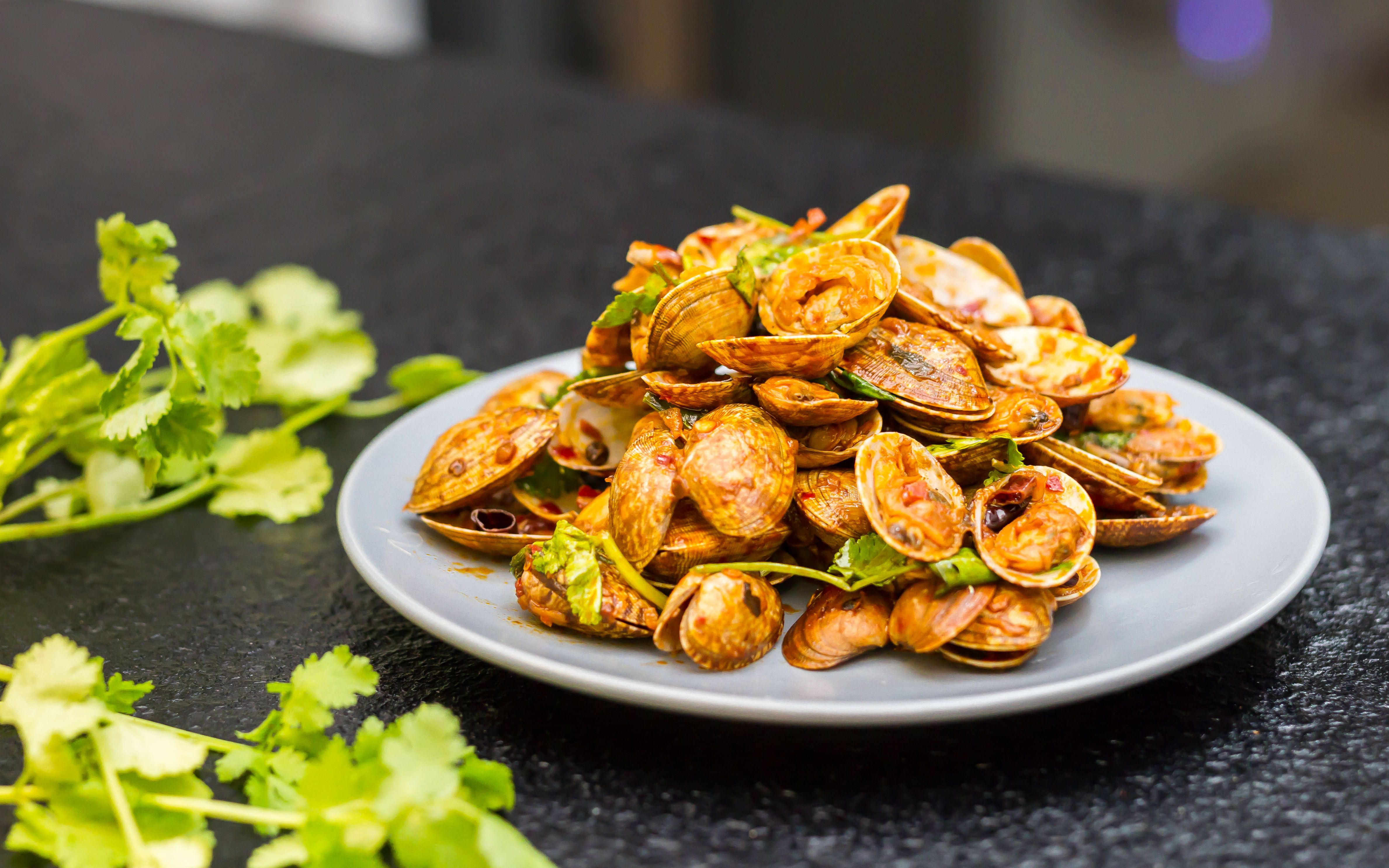 宵夜必点,味道超级棒的爆炒花甲