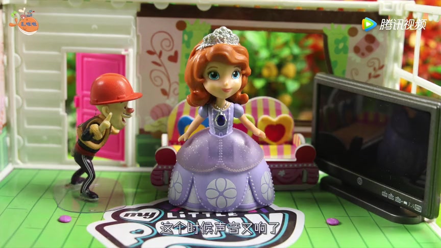 贝利亚奥特曼想闯进光头强家小公主苏菲亚及时钉上门窗救光头强