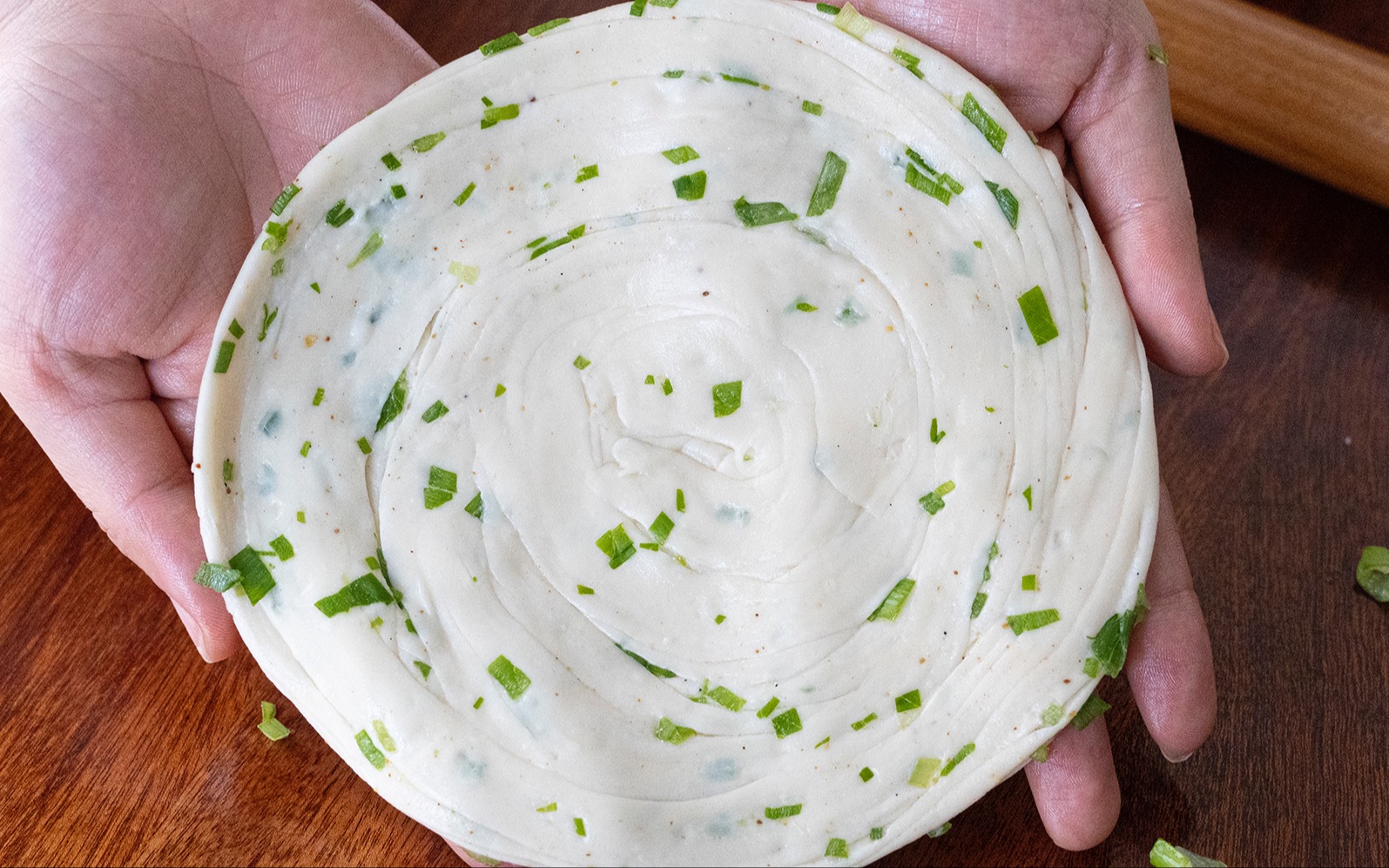 在家别为早餐发愁,教你做手抓饼生胚,食材易得,一周都不用出门