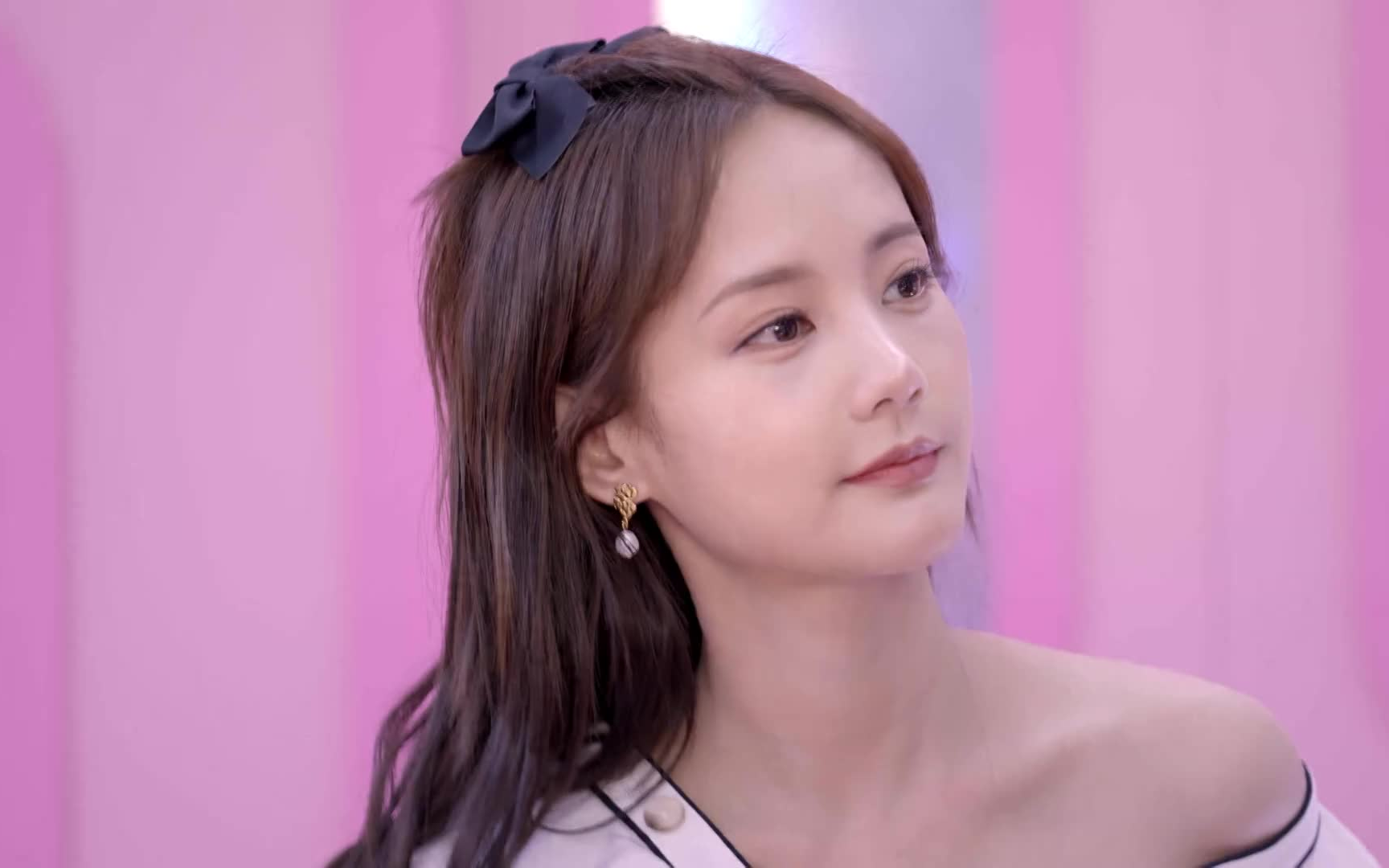 【李一桐】平行时空遇见你 花絮,采访_哔哩哔哩_bilibili