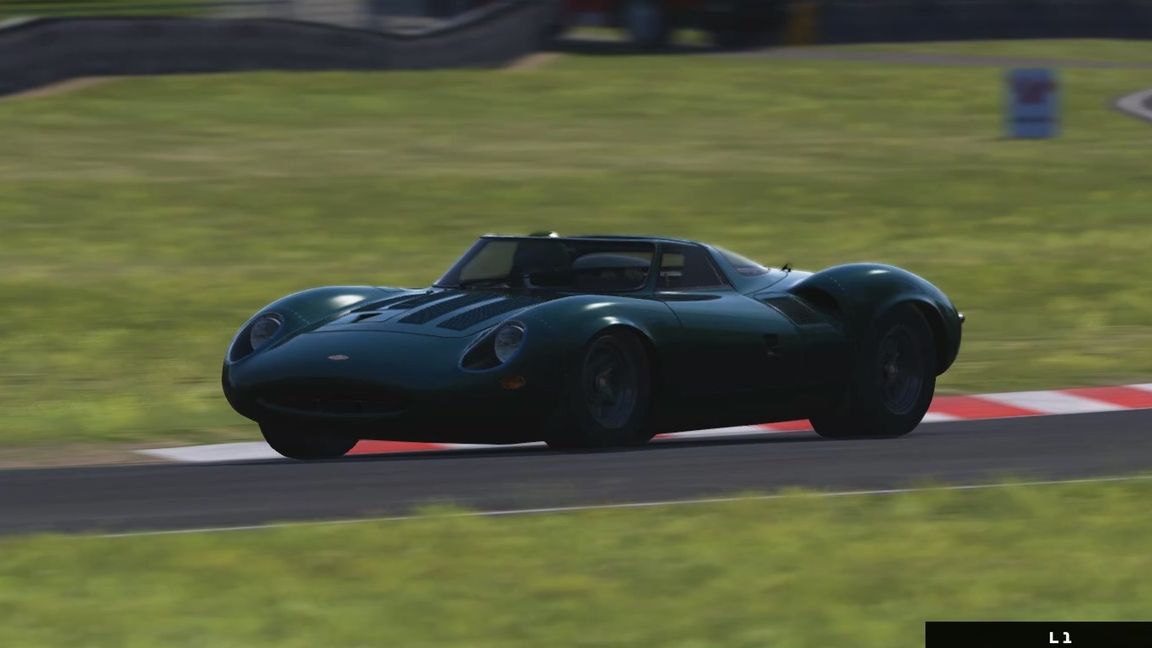 试玩全球一辆的捷豹xj13,跑赛道就像个艺术品