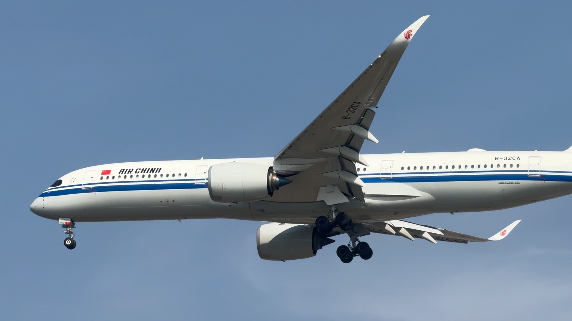 让一让,让一让,国航嫡长子空客350(b32ca)来也!