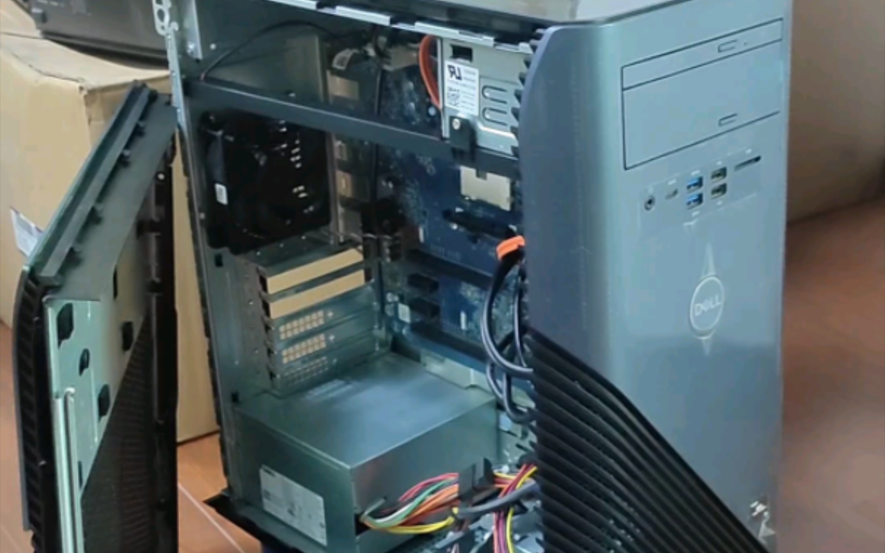 戴尔灵越5675锐龙2代准系统有兴趣的继续