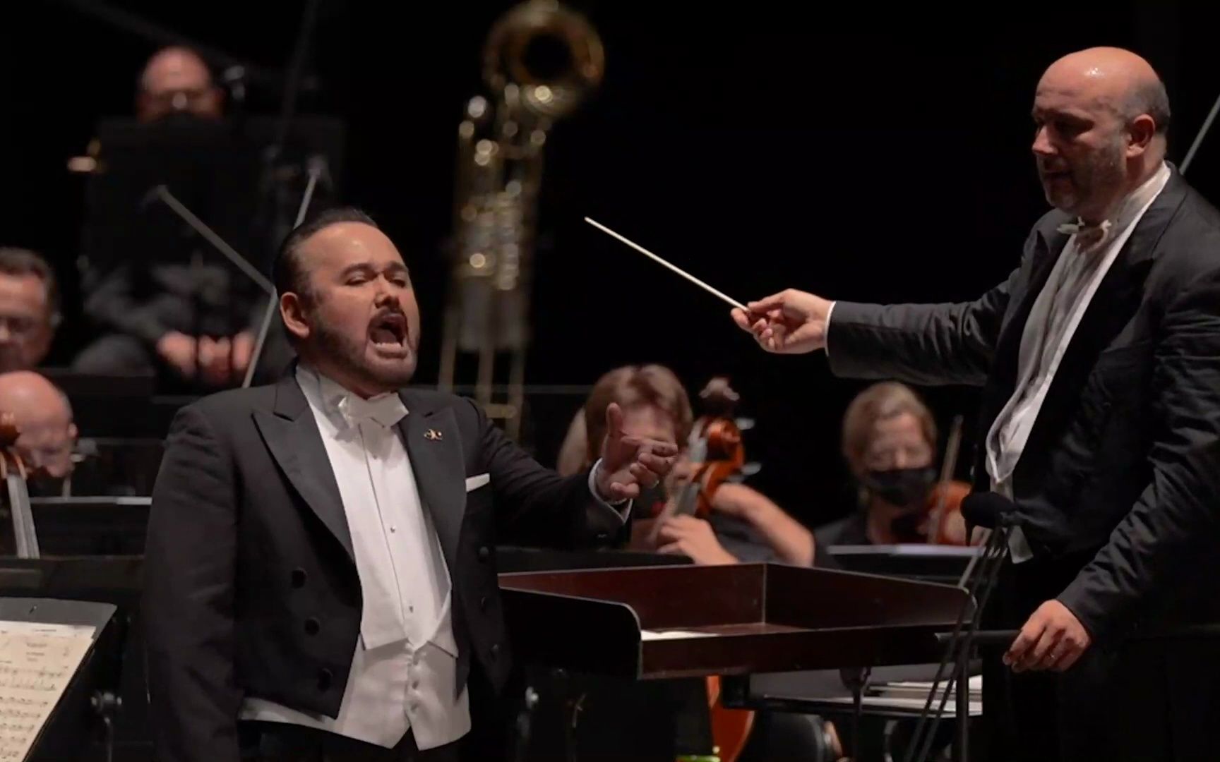 【歌剧】墨西哥男高音哈维尔·卡马雷纳演唱 "多么快乐的一天"(片段