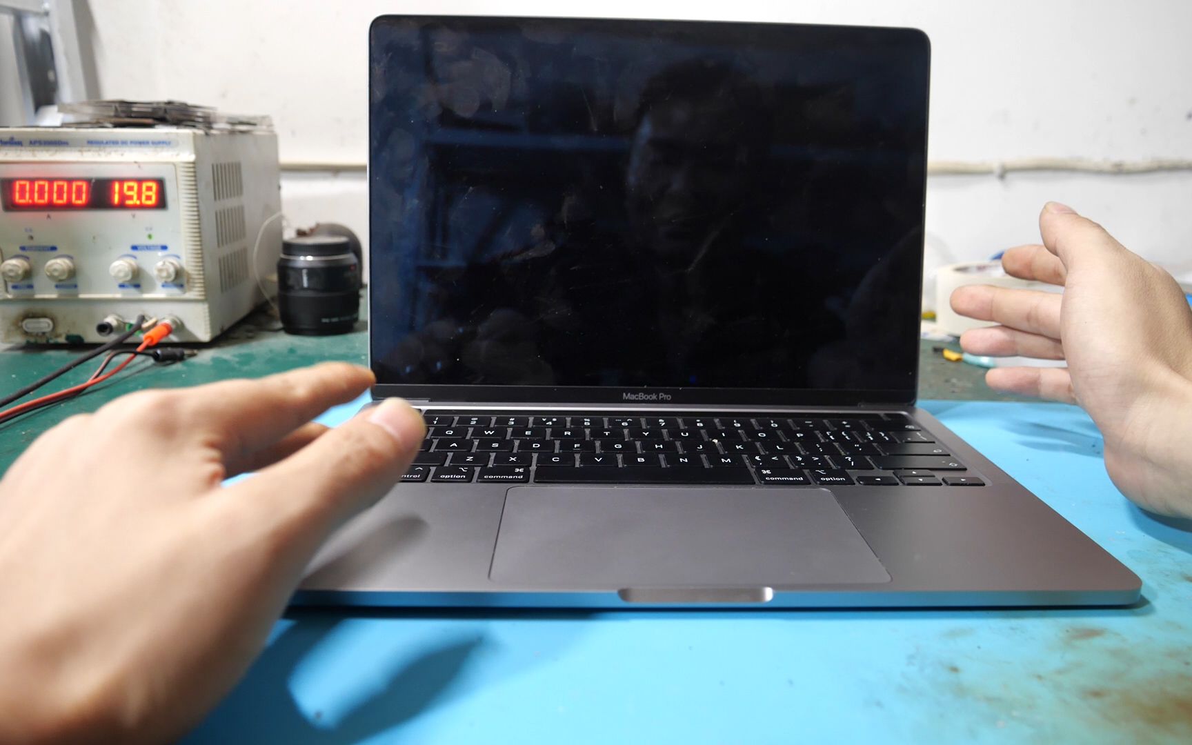 闲鱼买了个2手MacBook,没想到是个炸弹机,有点惨哔哩哔哩bilibili