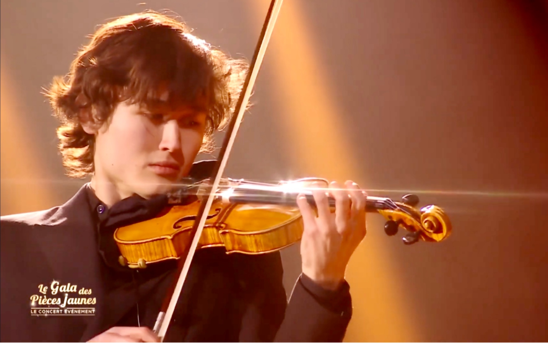 [图]帕格尼尼-钟 & 小提琴·Daniel Lozakovich｜Paganini: La Campanella - Violin, Orchestre