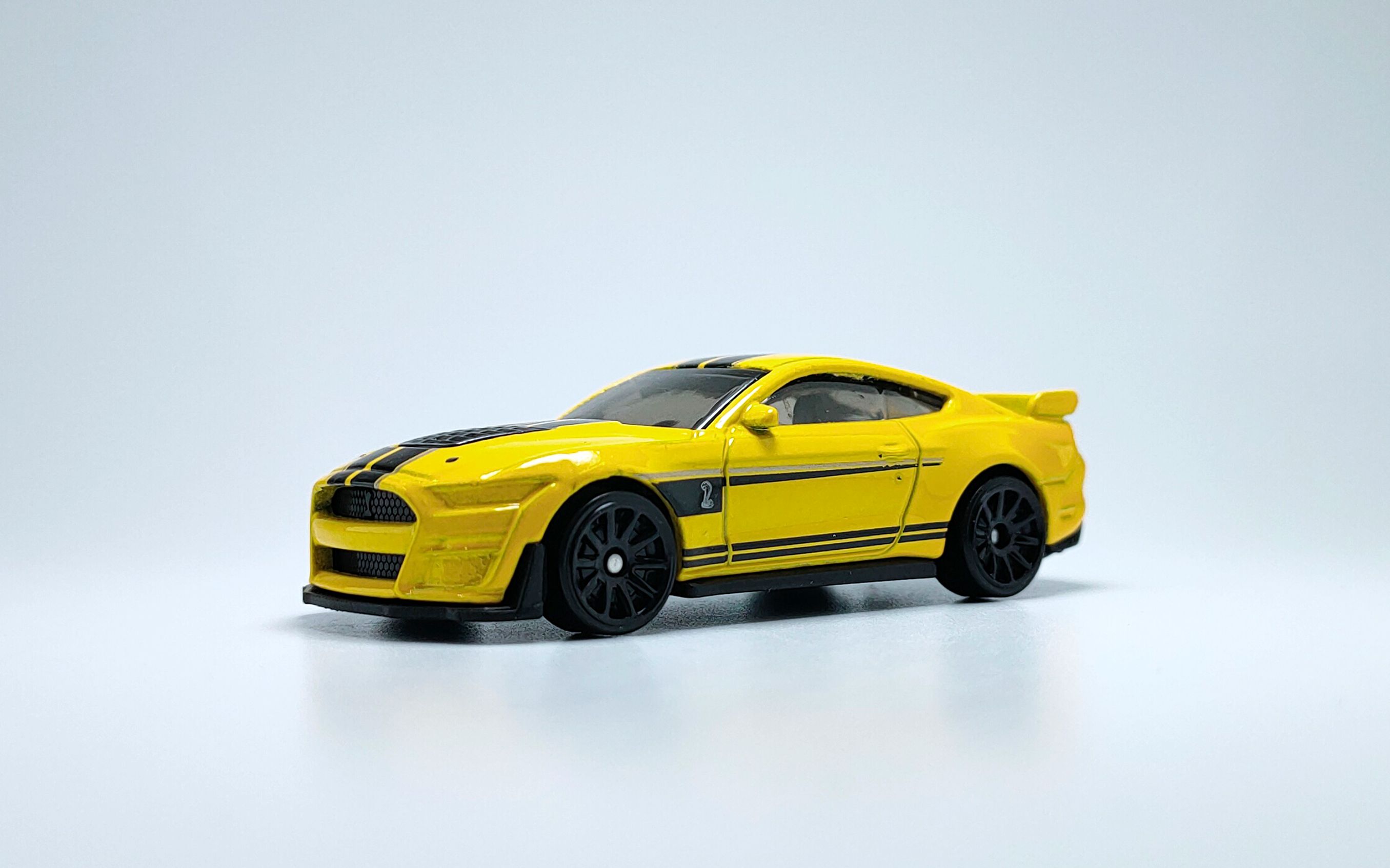 一分钟玩具开盒-风火轮普卡福特野马谢尔比shelby gt500开盒把玩评测