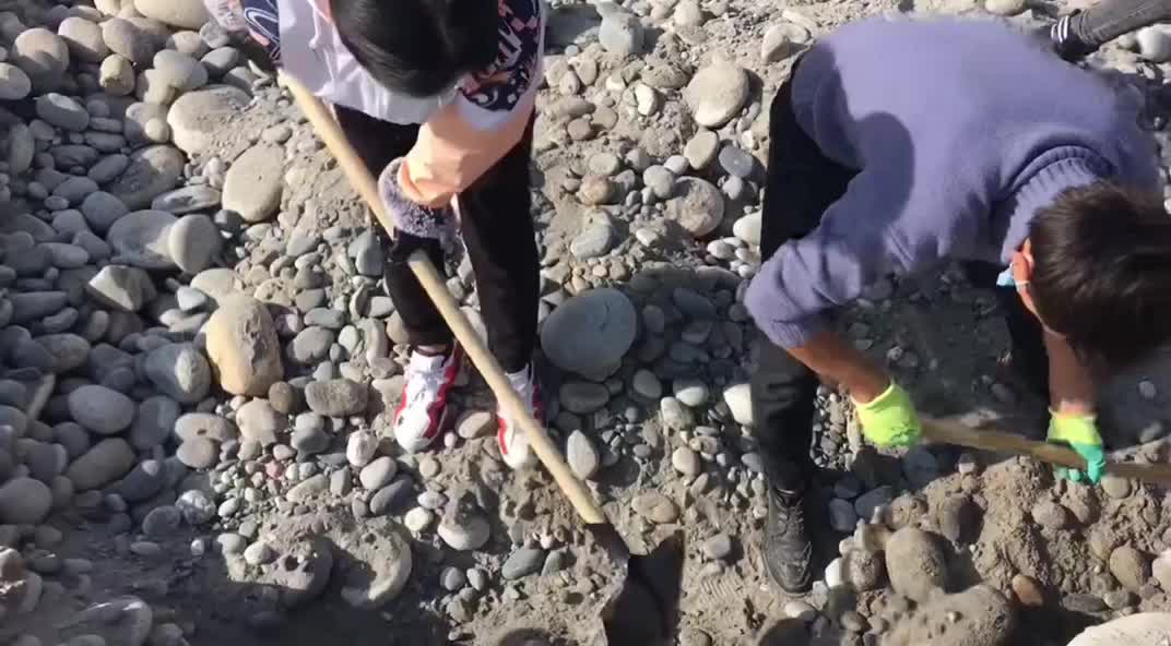 揭秘!和田玉挖玉现场不为人知细节