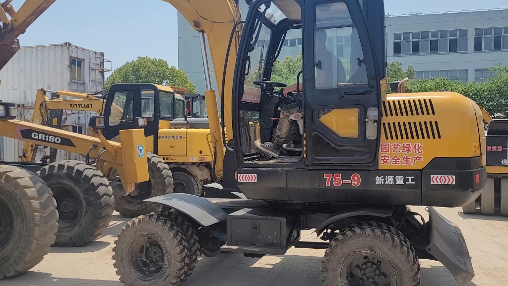 新源75轮式挖掘机二手轮胎80小挖机