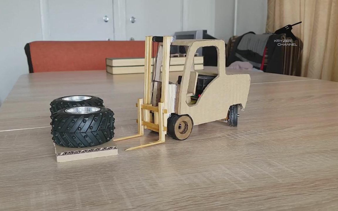 diy纸板制作灵活的遥控叉车模型