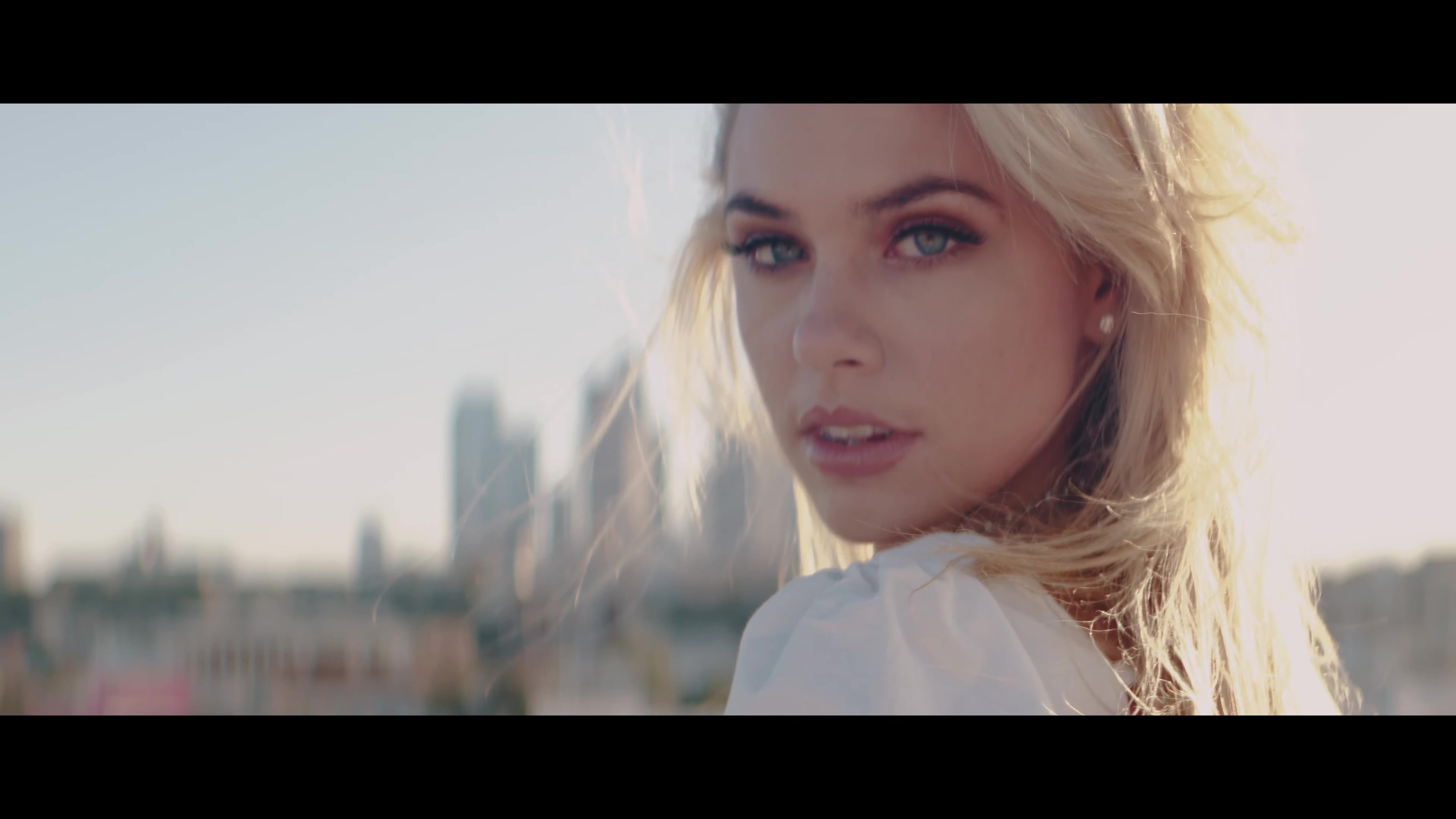 【搬运】atlas变形镜头 bmpcc 6k - 模特:paige lorentzen