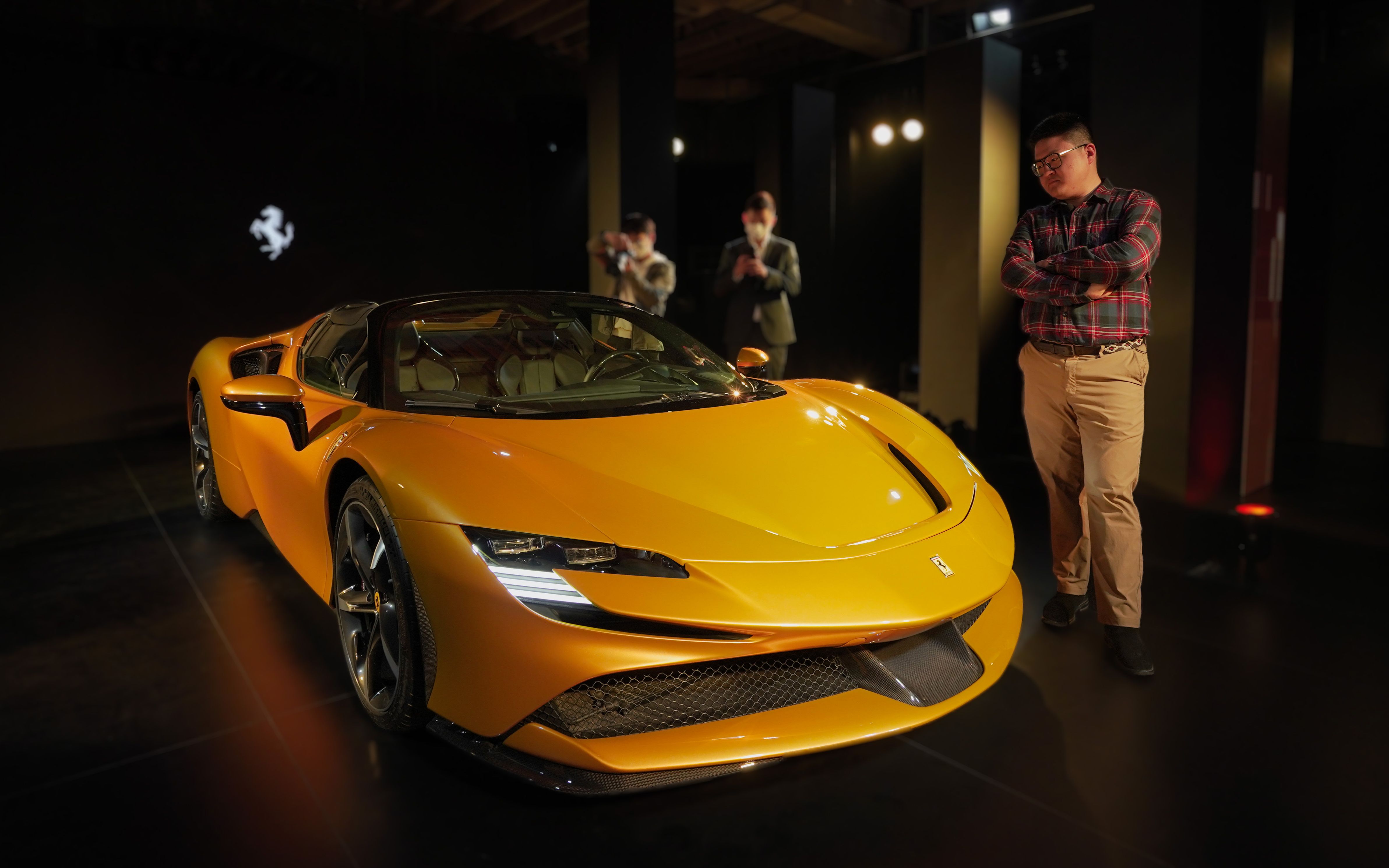 马力比拉法还大!只要499.8万!法拉利sf90 spider初体验