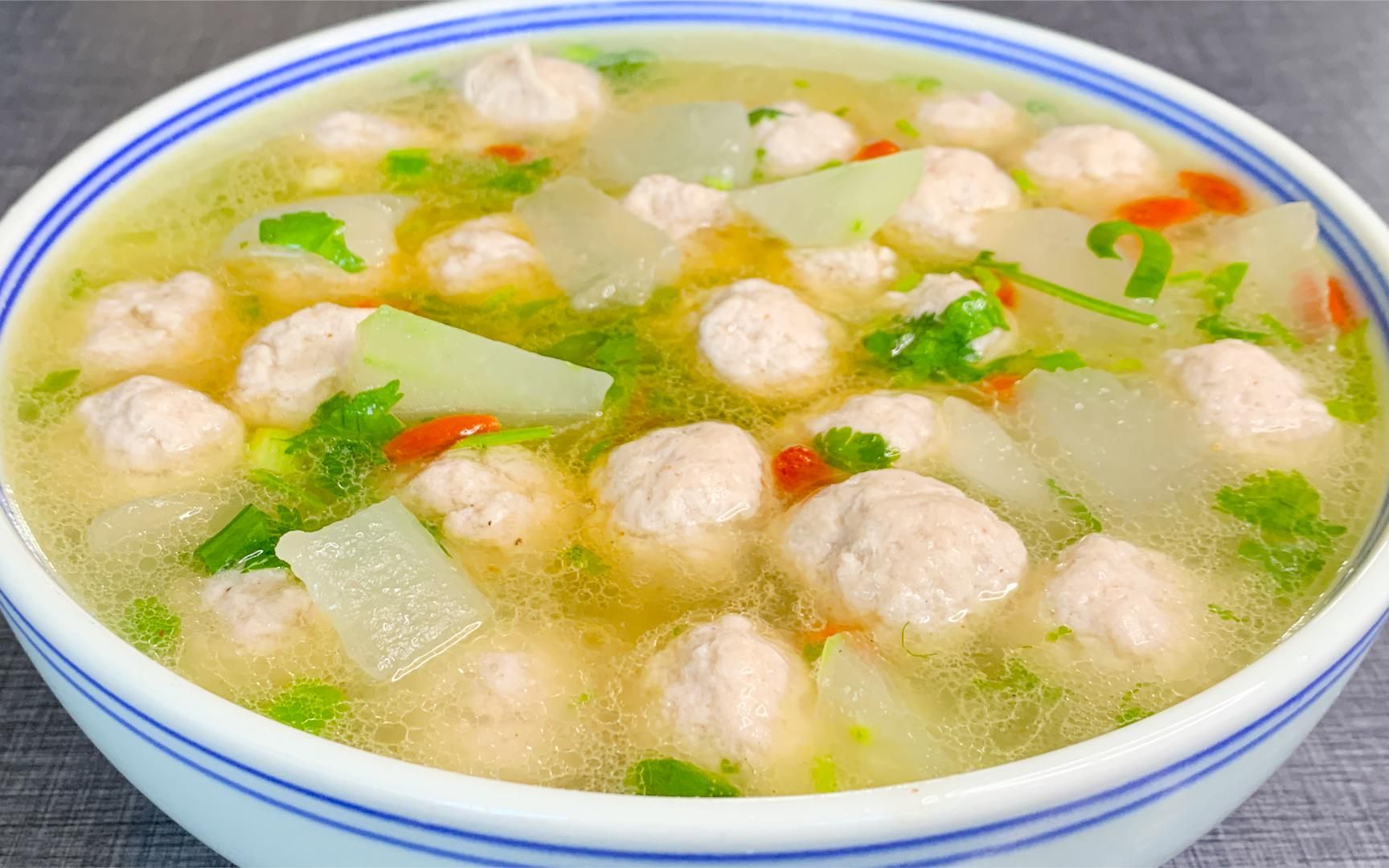 菠菜丸子汤怎么做_菠菜丸子汤的做法_刘大花_豆果美食