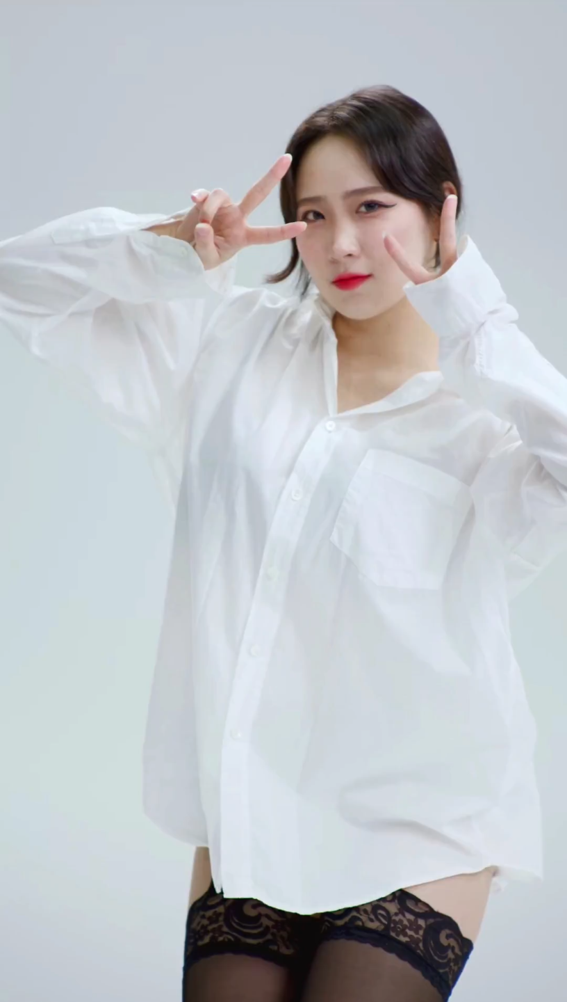 郑仁白色衬衫性感热舞