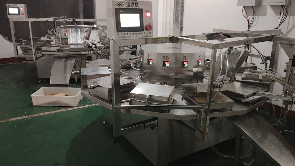 全自动养胃焦饼机器就是方便,一个?看着机器做就行