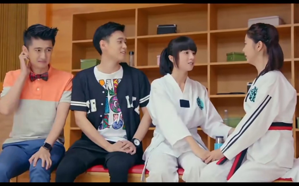 旋风少女第一季 百草没有进沈宁教练的培训基地,看得出来她真的很失落