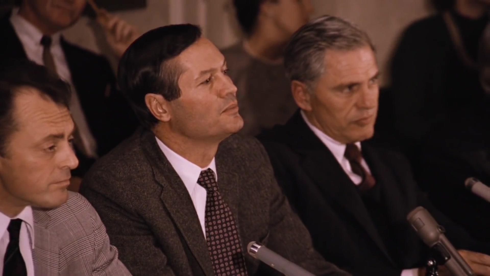 thegodfatherii教父21974michaelbringspentangelisbrotherathistrial