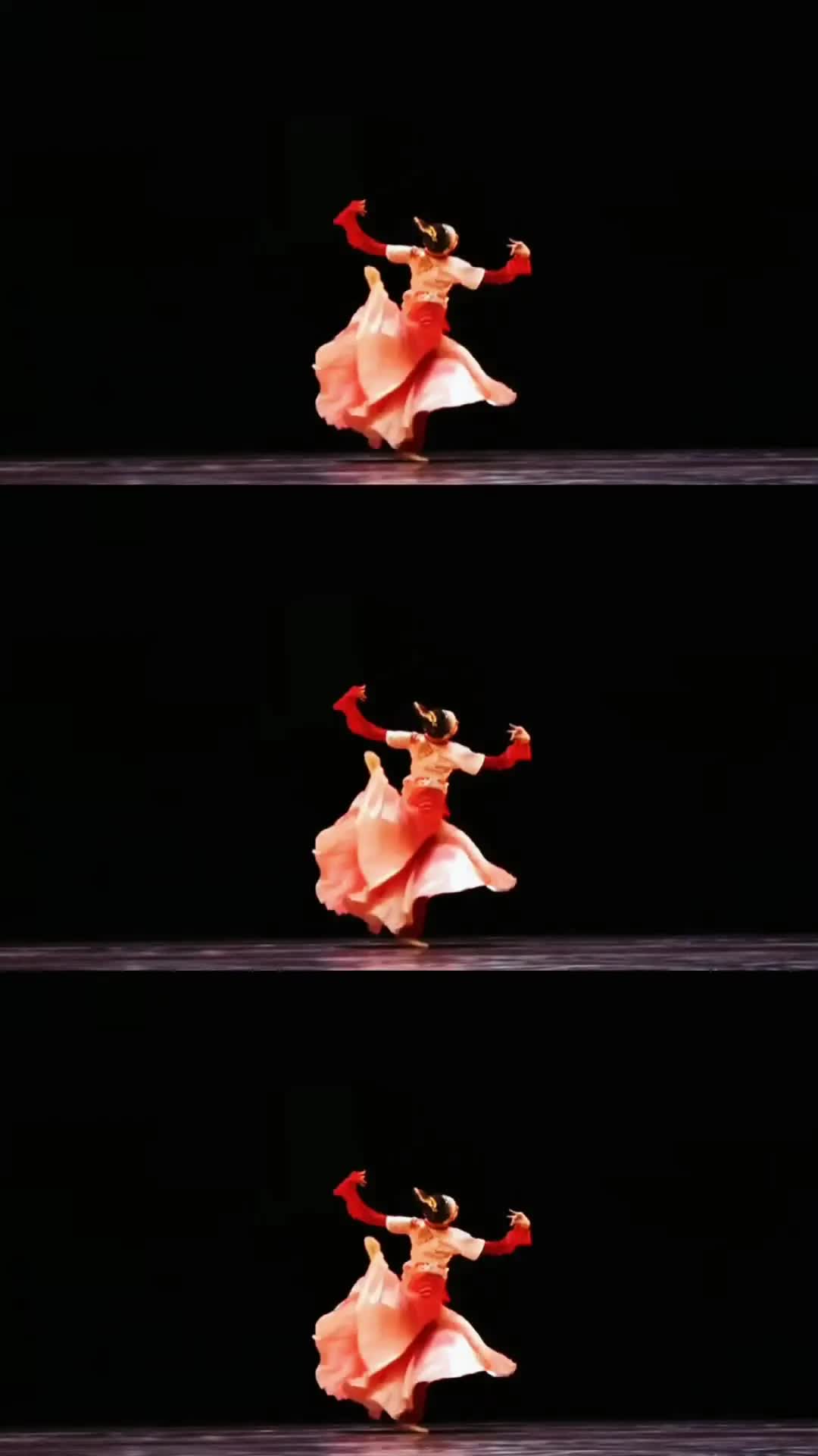 百看不厌的神仙舞蹈#古风 #古典舞 #鸳鸯海棠_哔哩哔哩_bilibili