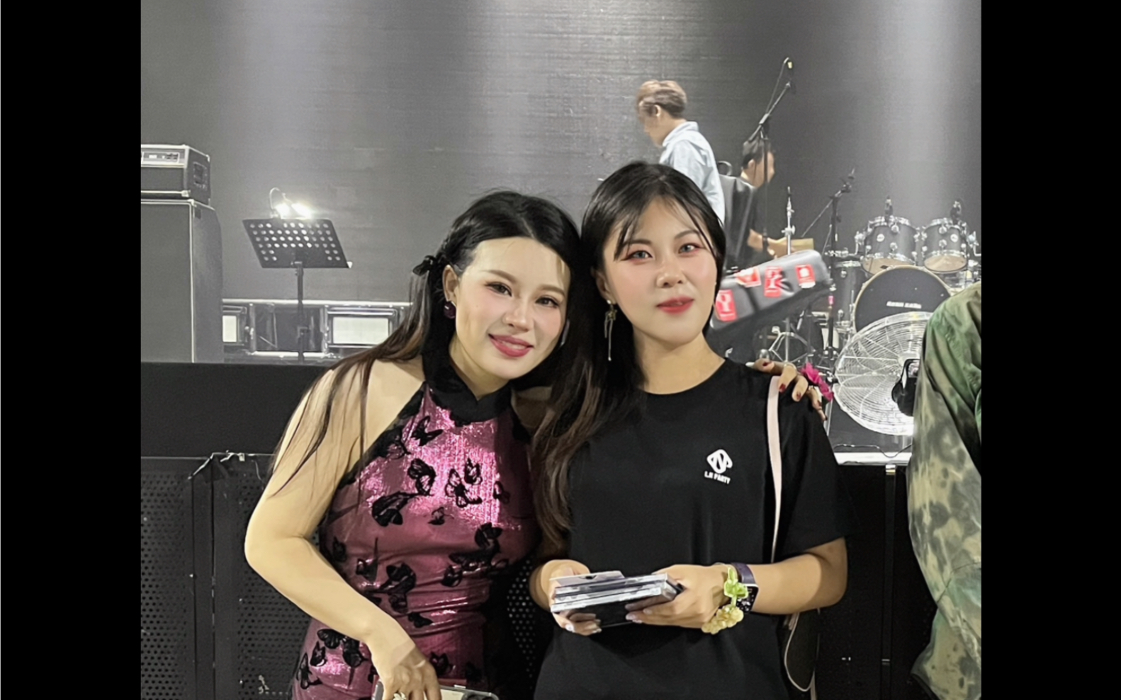 我与最爱的乐队昨夜派对的2023期待2024去往有玫瑰的目的地