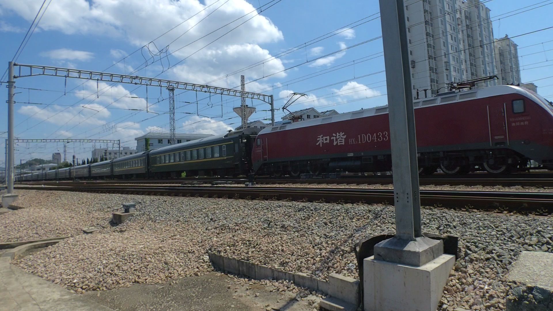 京九线:南局南段hxd1d0433牵引k567/k570(东莞东-齐齐哈尔)赣州站一