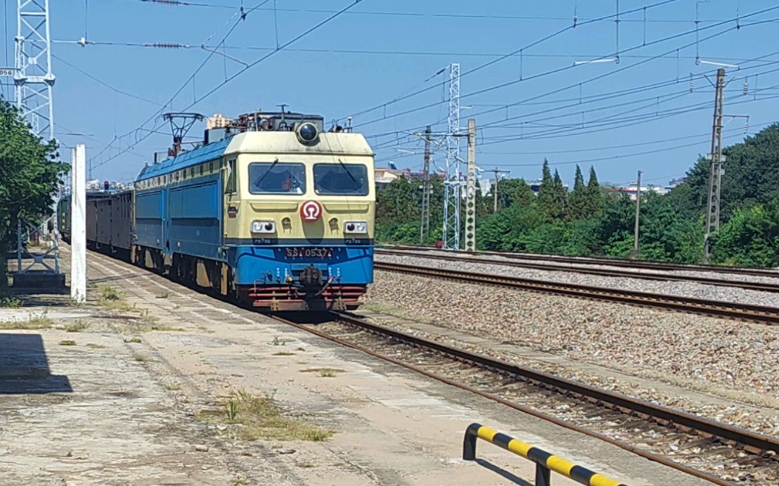 【中国铁路-鹰厦起点】本次列车在本停站约一个小时,请耐心等待