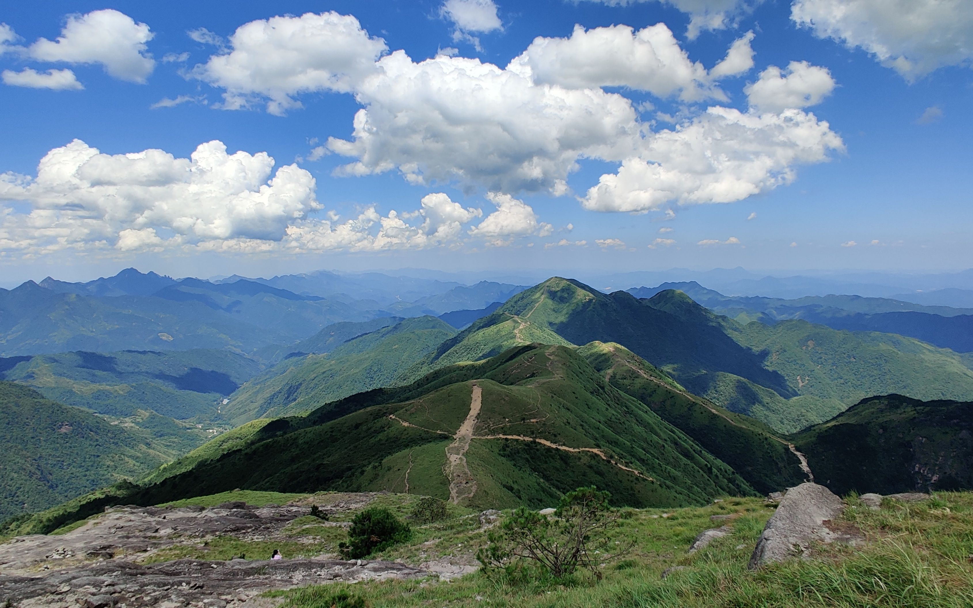 江西最高山图片