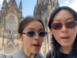 Tải video: 【娅娅姐在巴黎】Olivia Rodrigo和好闺蜜胡紫蕊Madison Hu搞笑旅拍