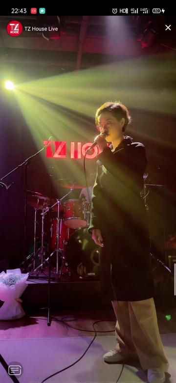 tzhouse #驻唱歌手 #余超颖 #翻唱 #五月天 #突然好想你