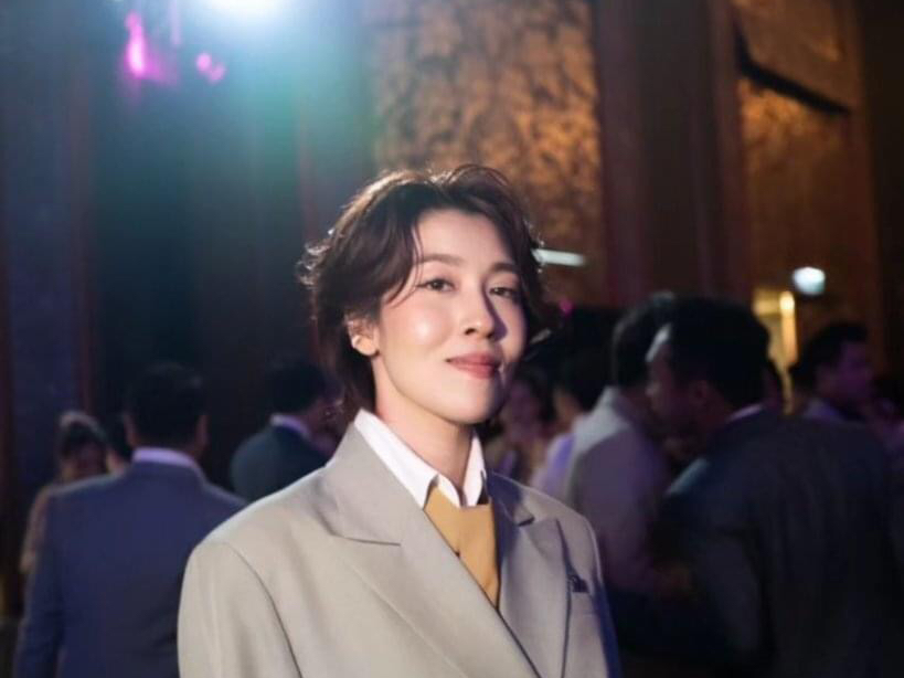 【泰星cheer】接到新娘jeab幸运捧花!姐前脚刚官宣出柜 这也太快了